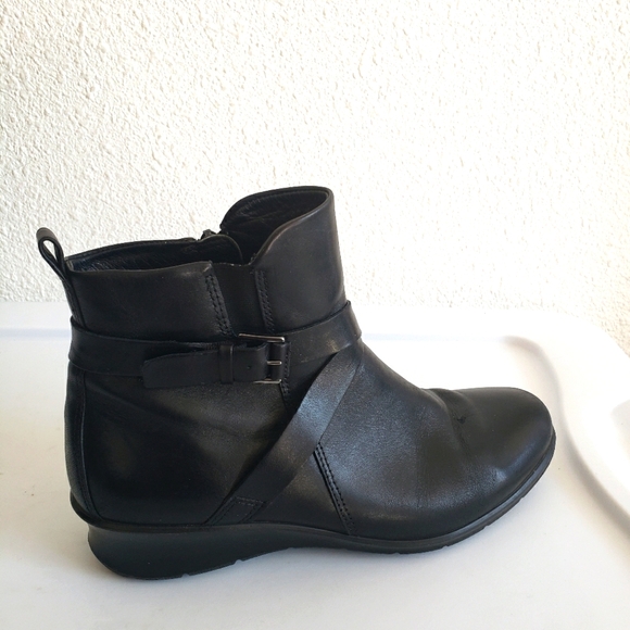 Еcco Women Black Leather Comfy Ankle Boots - Picture 12 of 16